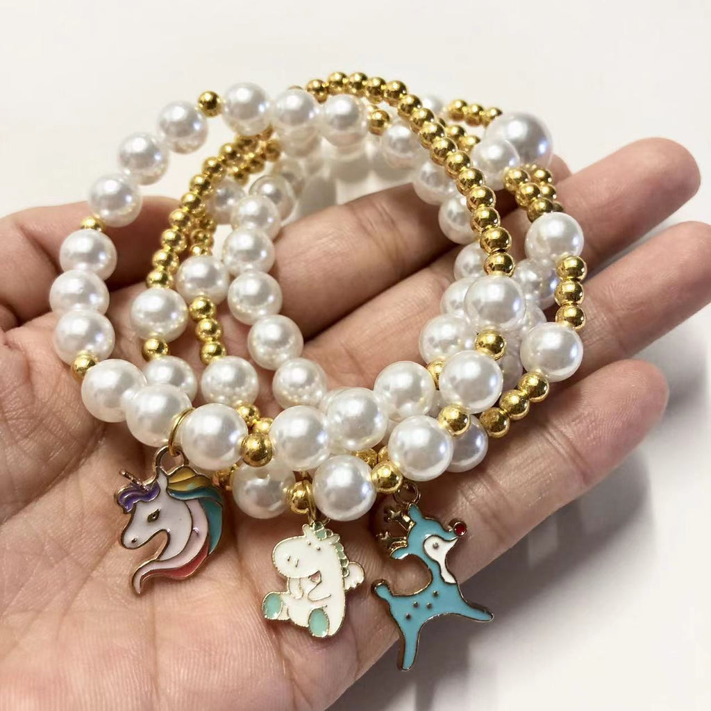 Pearl, Luxe-Looking Beaded Elk Pendant Bracelet