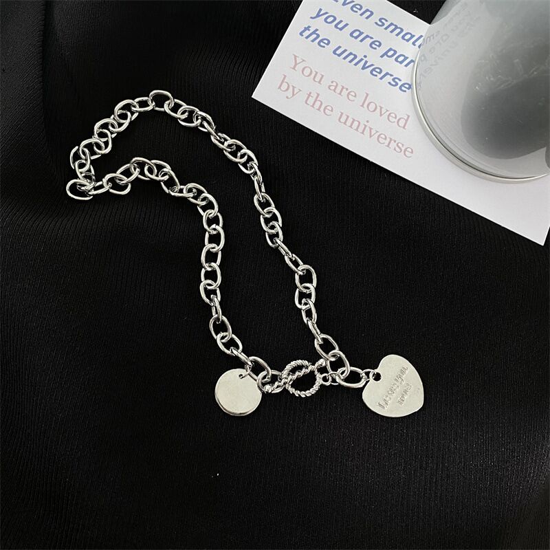 Simple Heart-Shaped Letter Bracelet With A Retro Hong Kong Style And Personalized Touch