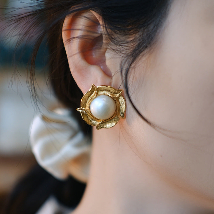 Silver Needle Tigers Eye Pearl Round Earrings