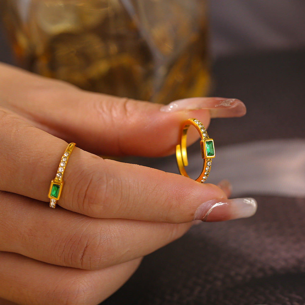 Square Glass Stone Ring In Titanium Steel With Real Gold Plating Fashionable