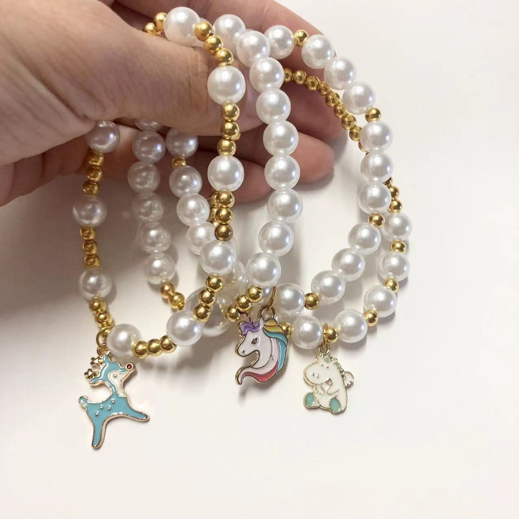 Pearl, Luxe-Looking Beaded Elk Pendant Bracelet