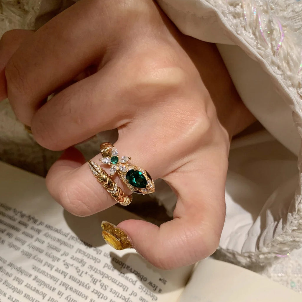 Mid Ancient Style Emerald Spirit Snake Ring