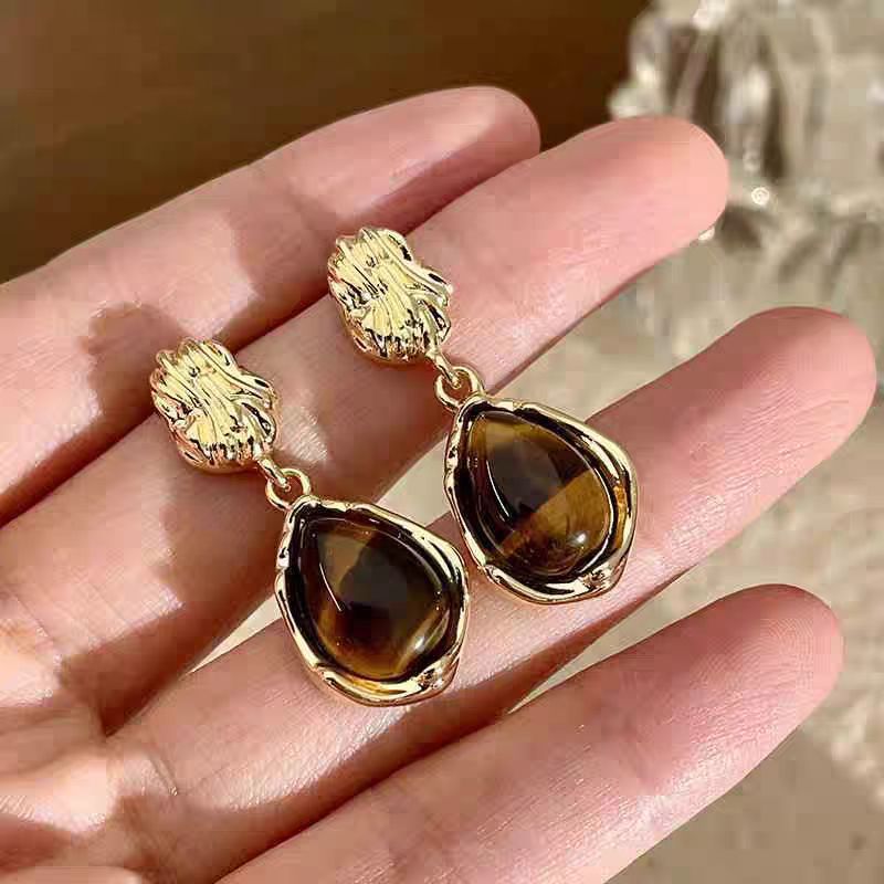 Tiger Eye Stone Retro Earnail With High Grade And Ancient Style