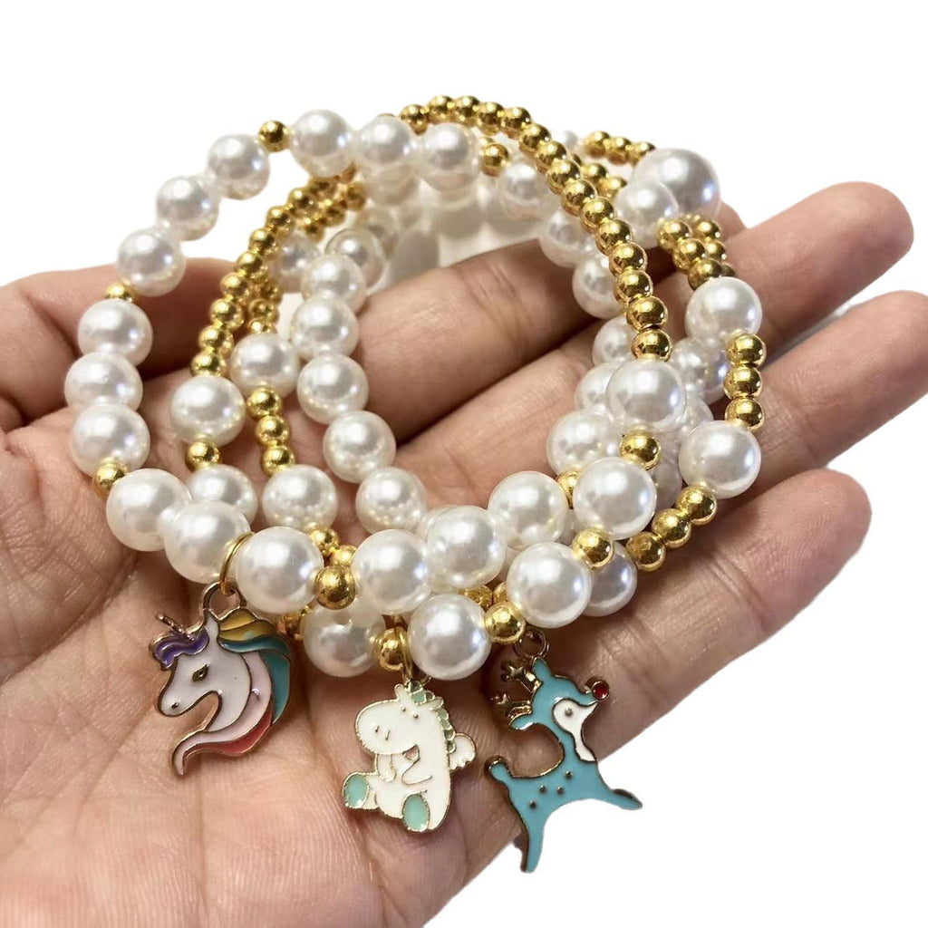Pearl, Luxe-Looking Beaded Elk Pendant Bracelet